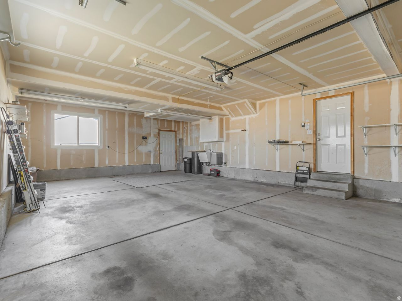 SHRON ESTATES - Residential