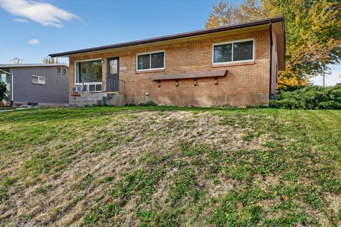 Photo of 4477 PORTER AVE, Ogden, UT 84403 (MLS # 2121726)