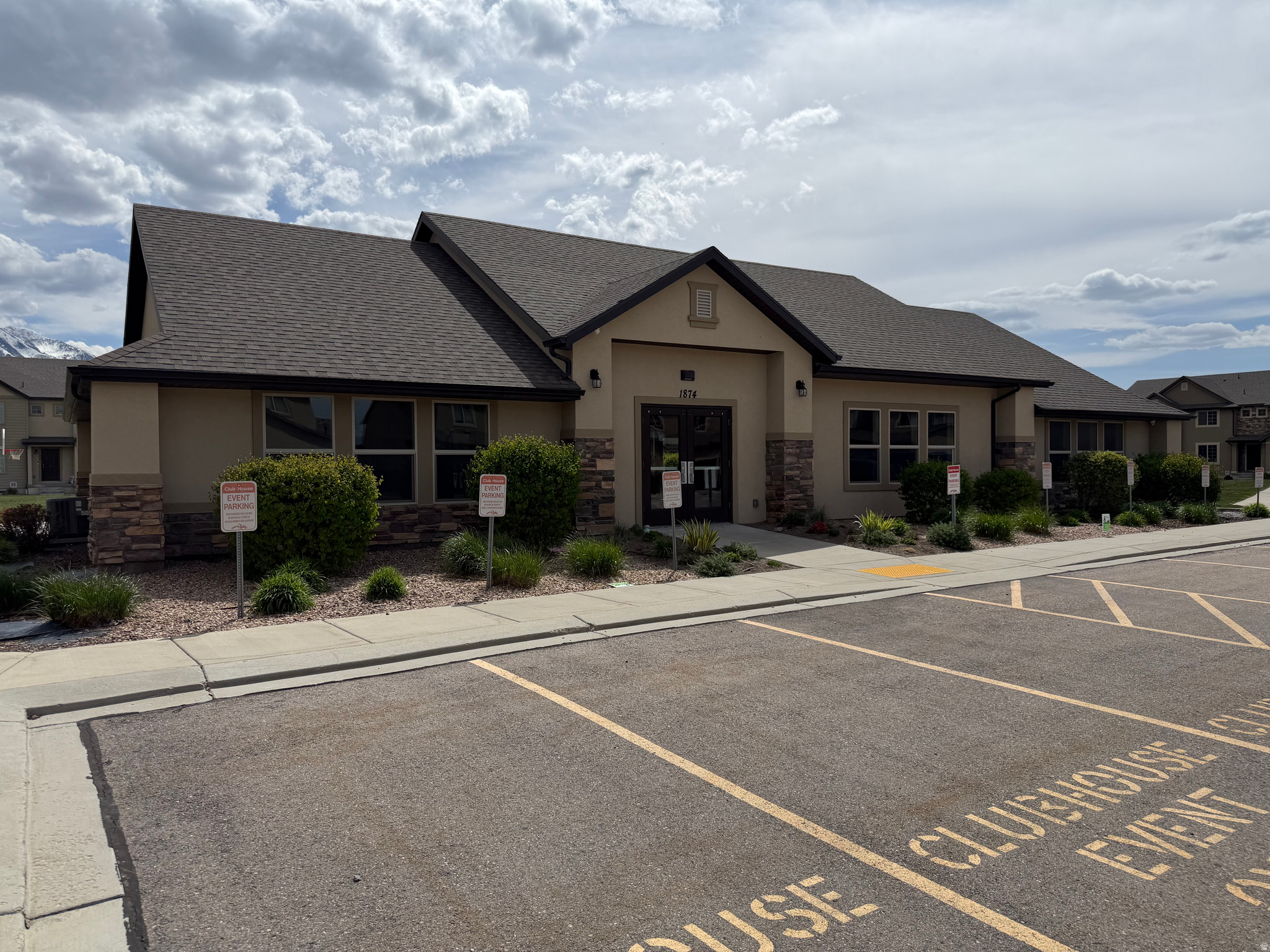 MAPLE MOUNTAIN - Residential