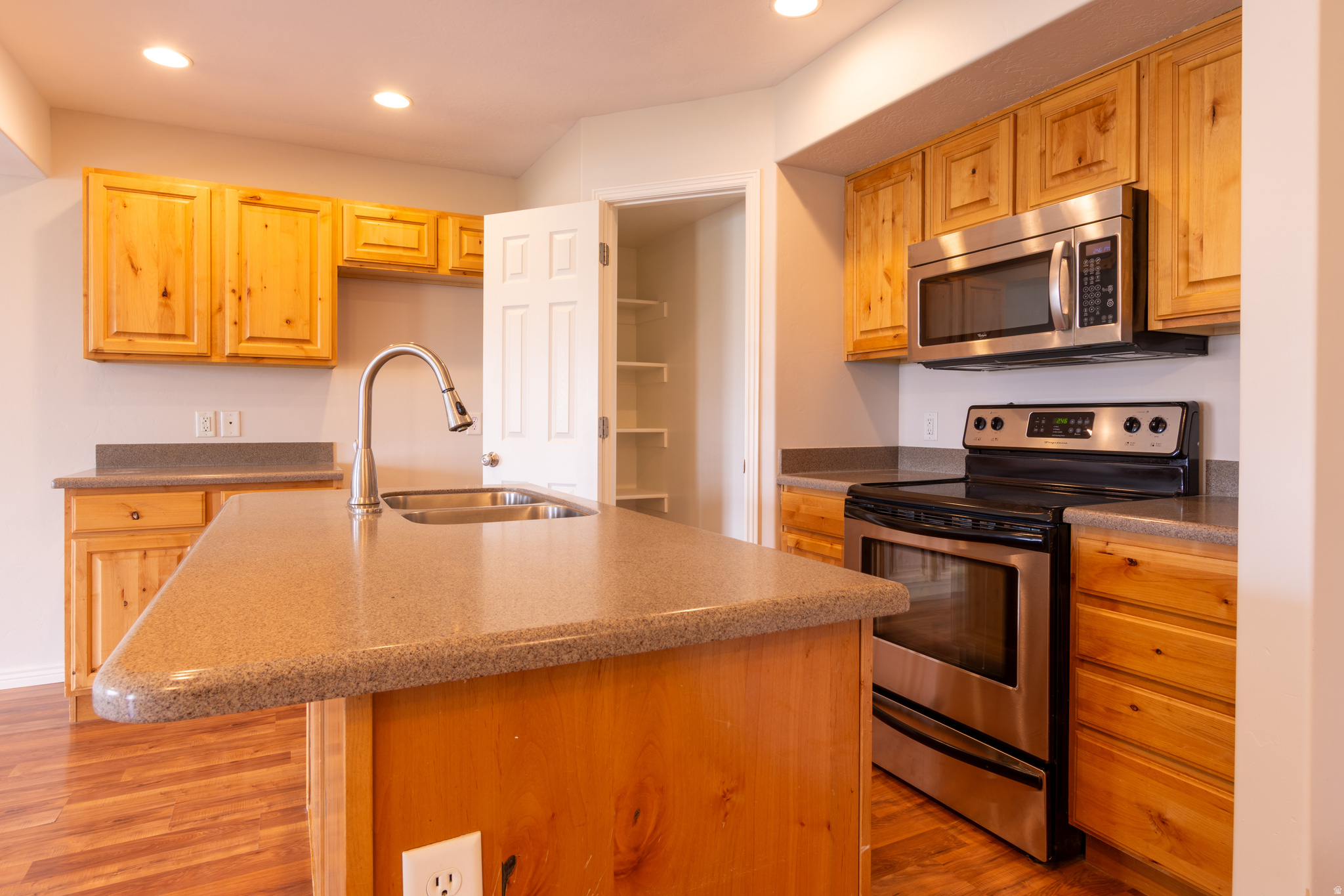 MAPLE MOUNTAIN - Residential