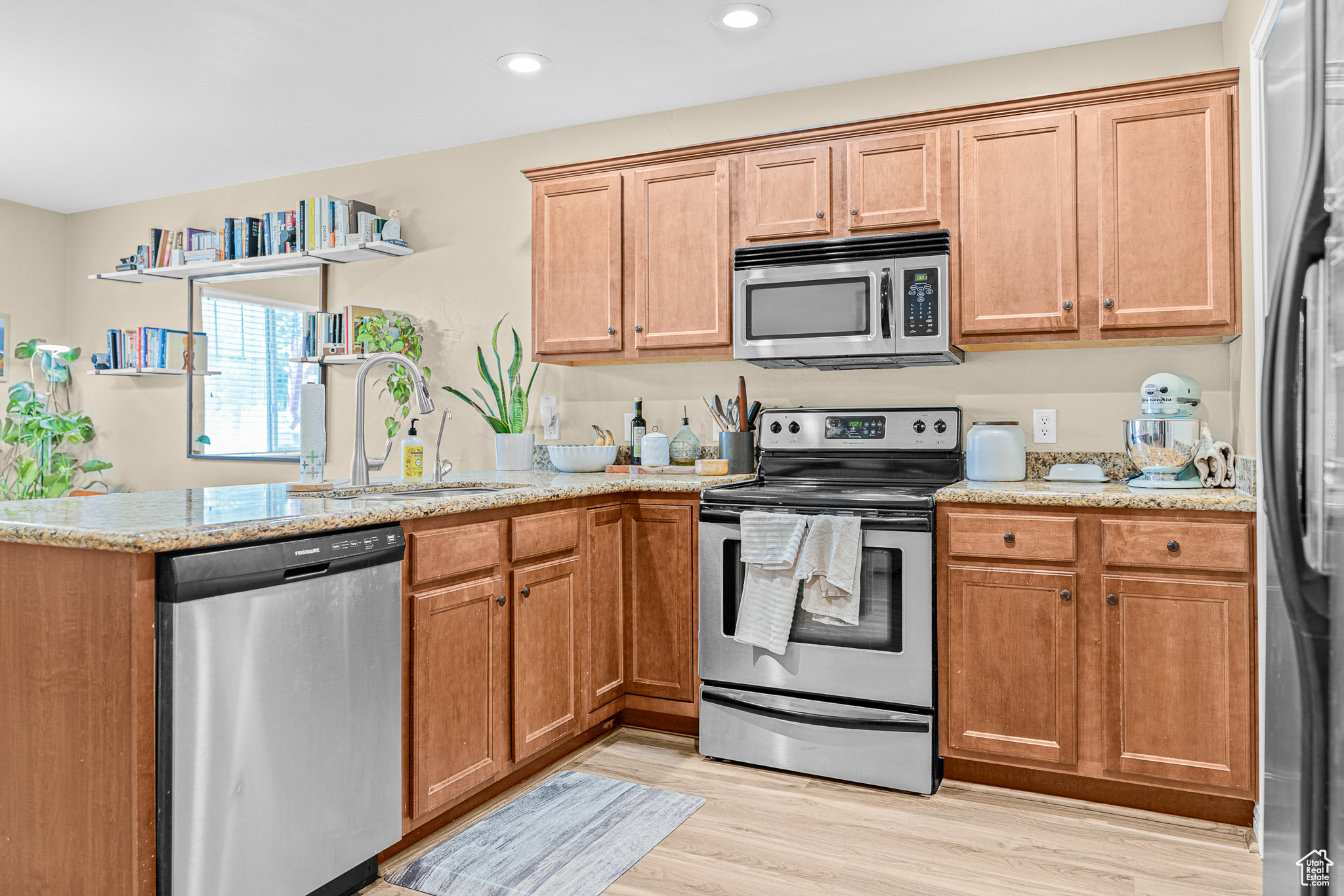 RIVER PARK WEST - Residential