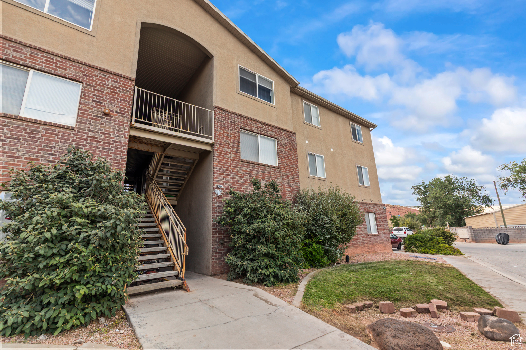 WILLOW CREEK - Residential Income