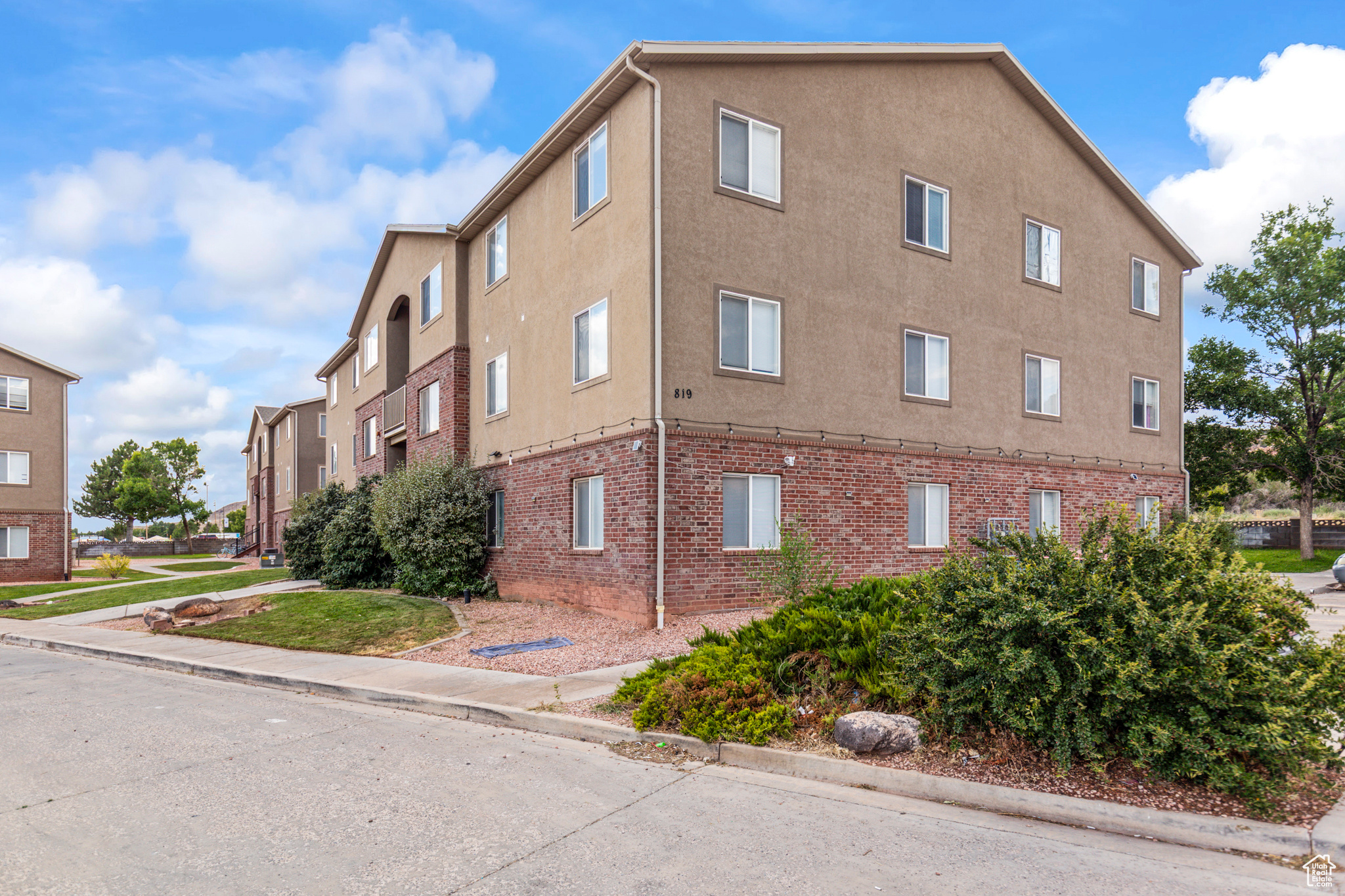 WILLOW CREEK - Residential Income