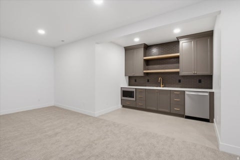 Tiny photo for 532 S 1450 W, Farmington, UT 84025 (MLS # 2177755)