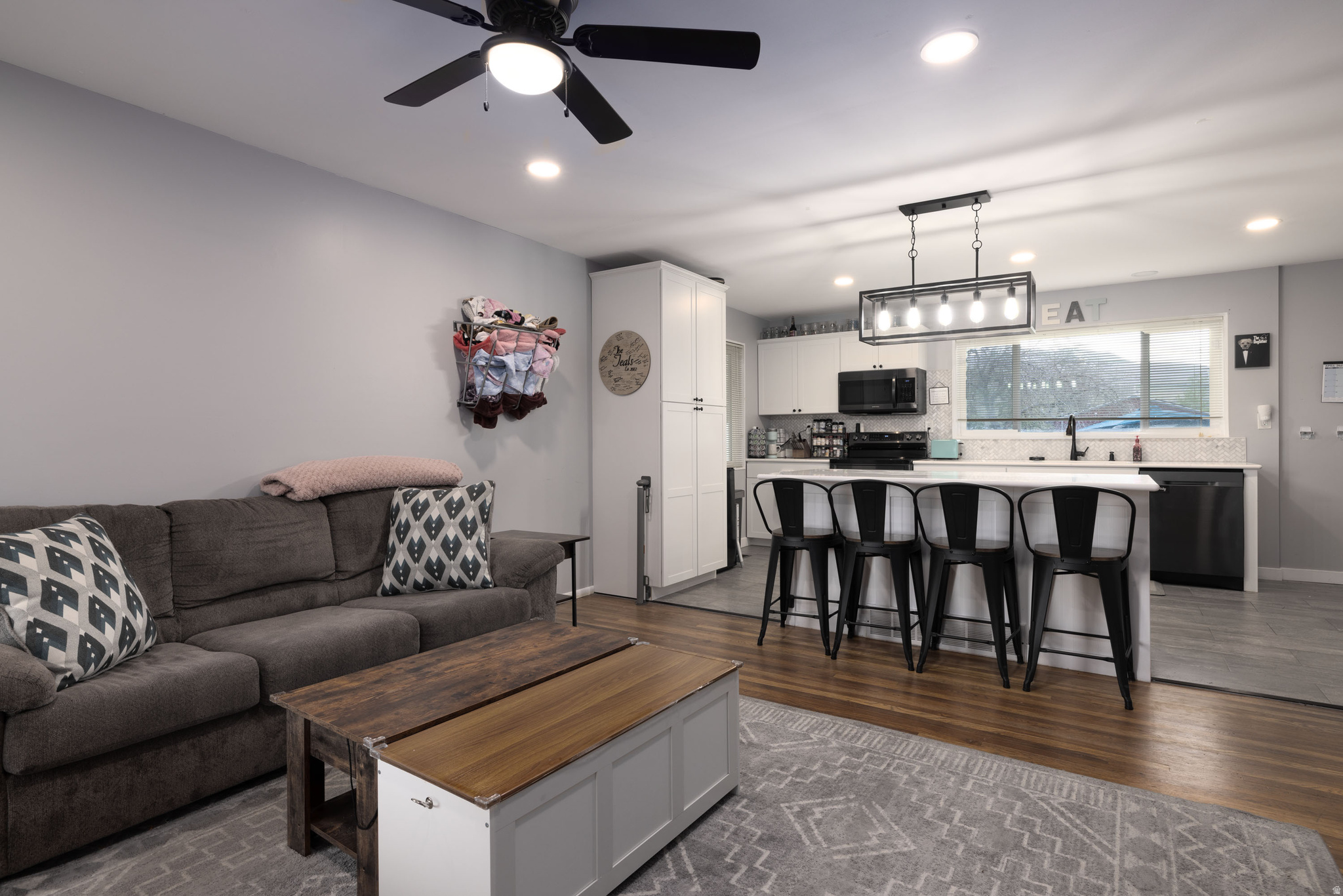 OQUIRRH HILLS - Residential