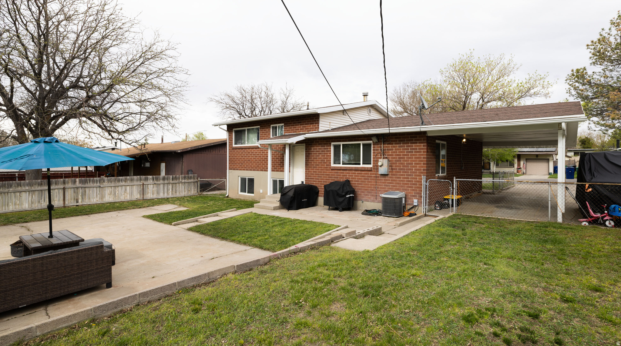 OQUIRRH HILLS - Residential