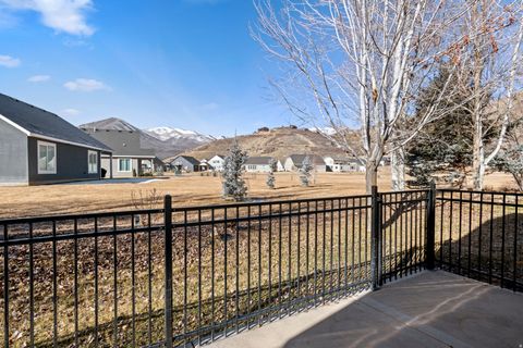 Tiny photo for 1353 N MONTREUX DR, Midway, UT 84049 (MLS # 2133554)