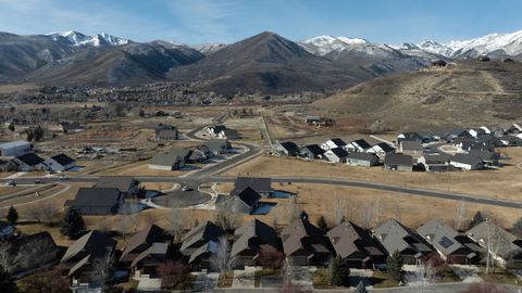 Tiny photo for 1353 N MONTREUX DR, Midway, UT 84049 (MLS # 2133554)