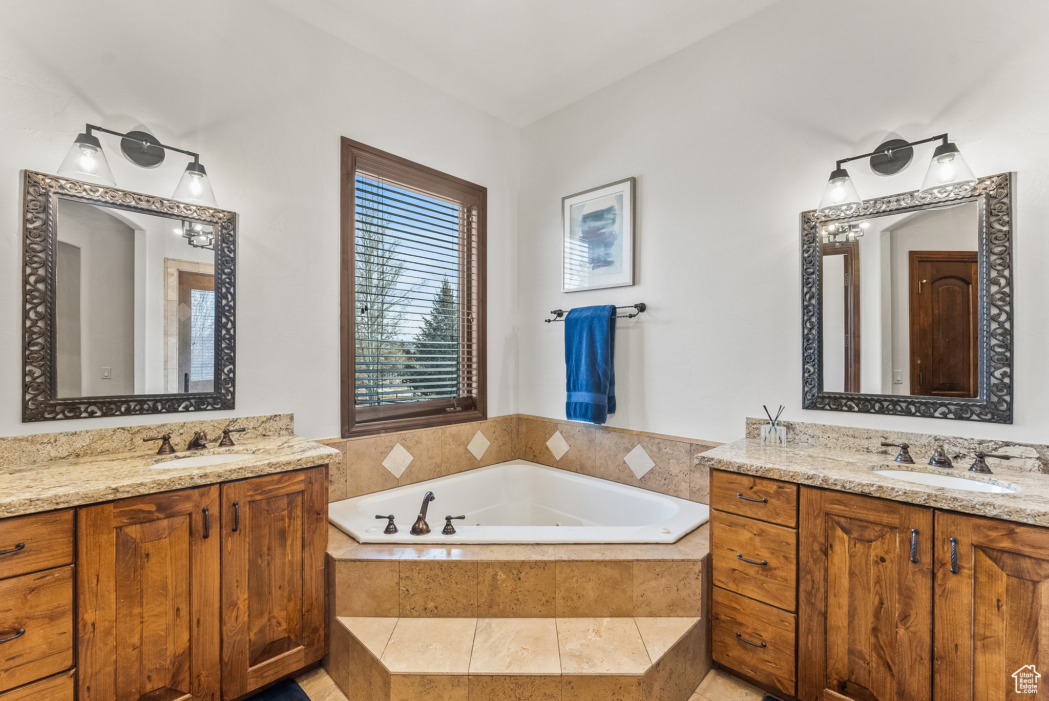 Park City, Utah 84098, United States, 5 Bedrooms Bedrooms, ,5 BathroomsBathrooms,Residential,Pending,62229