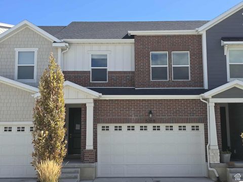 Photo of 5289 W VAN DYNE LN, Herriman, UT 84096 (MLS # 2119036)