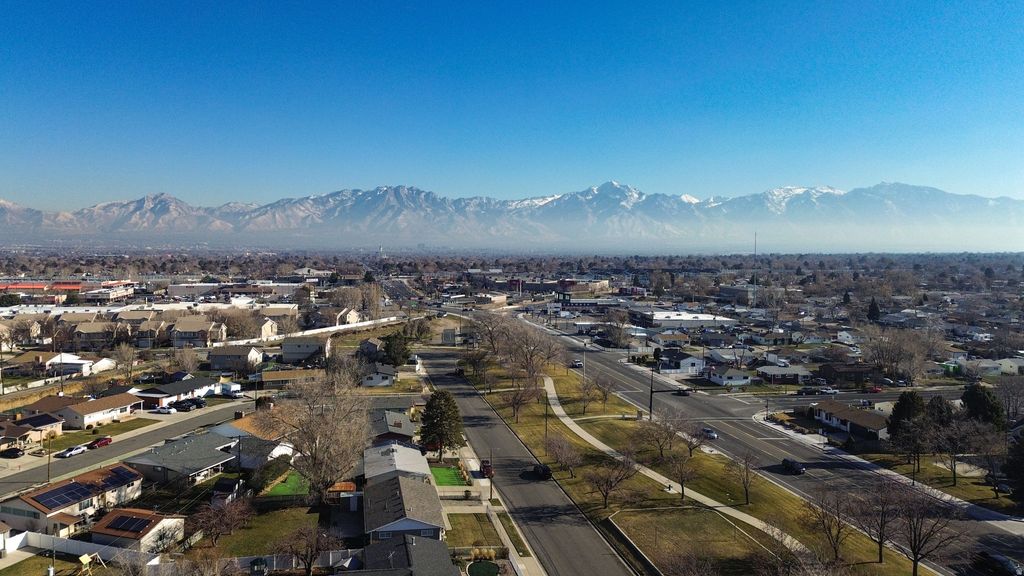 Photo of 4212 W 4695 S, Salt Lake City, UT 84120 (MLS # 2128548)