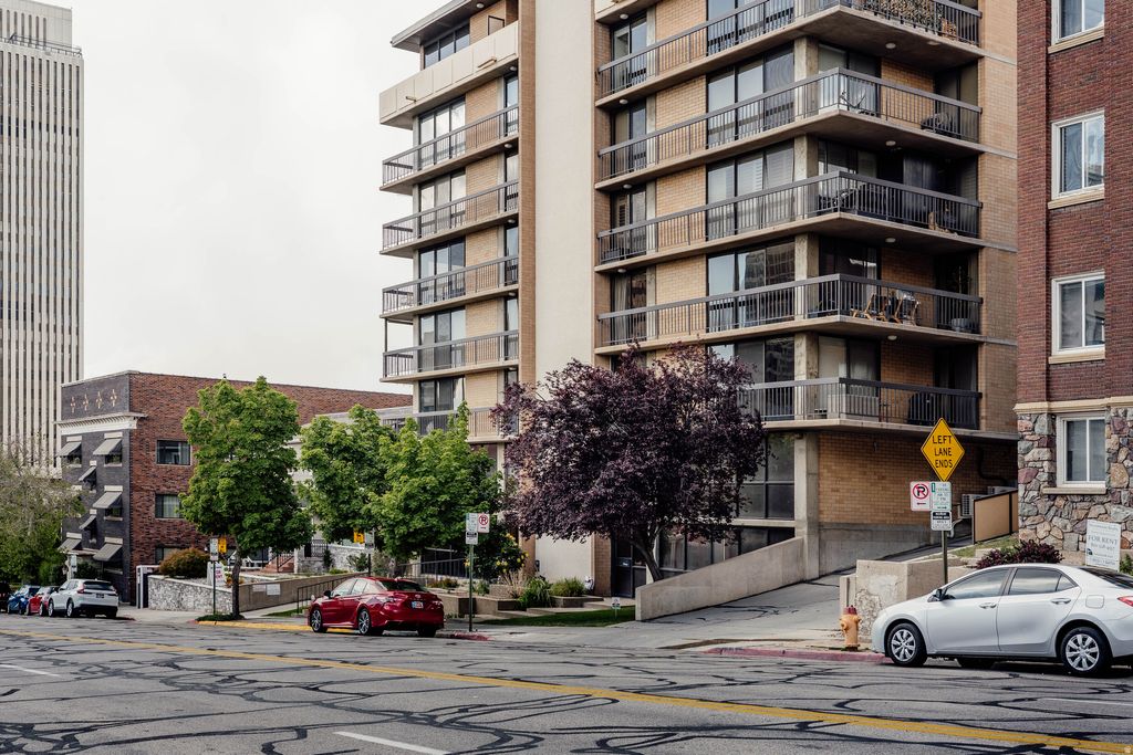 Photo of 131 E 1ST AVE N #304, Salt Lake City, UT 84103 (MLS # 2156206)
