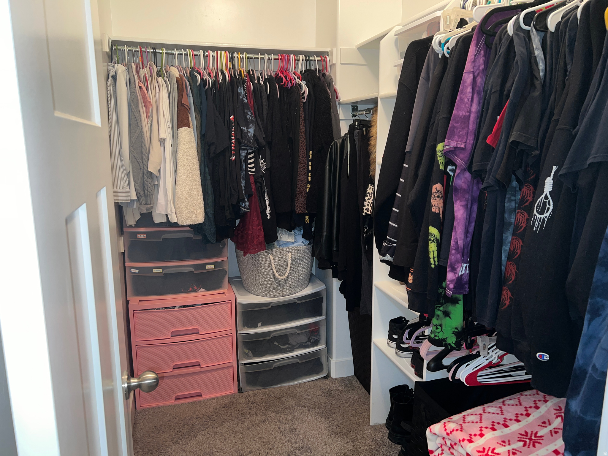 THE VIEWS - Residential