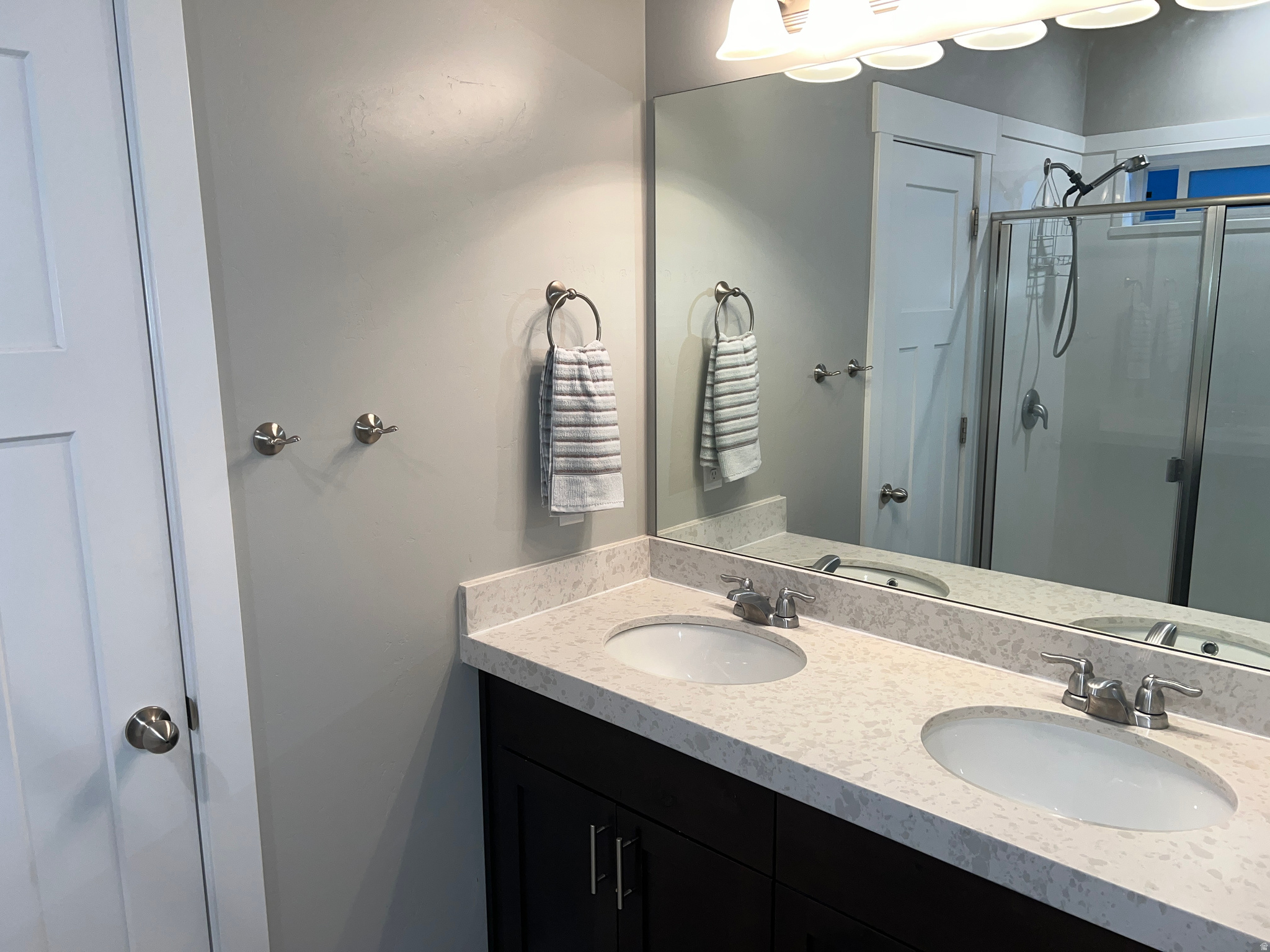 THE VIEWS - Residential