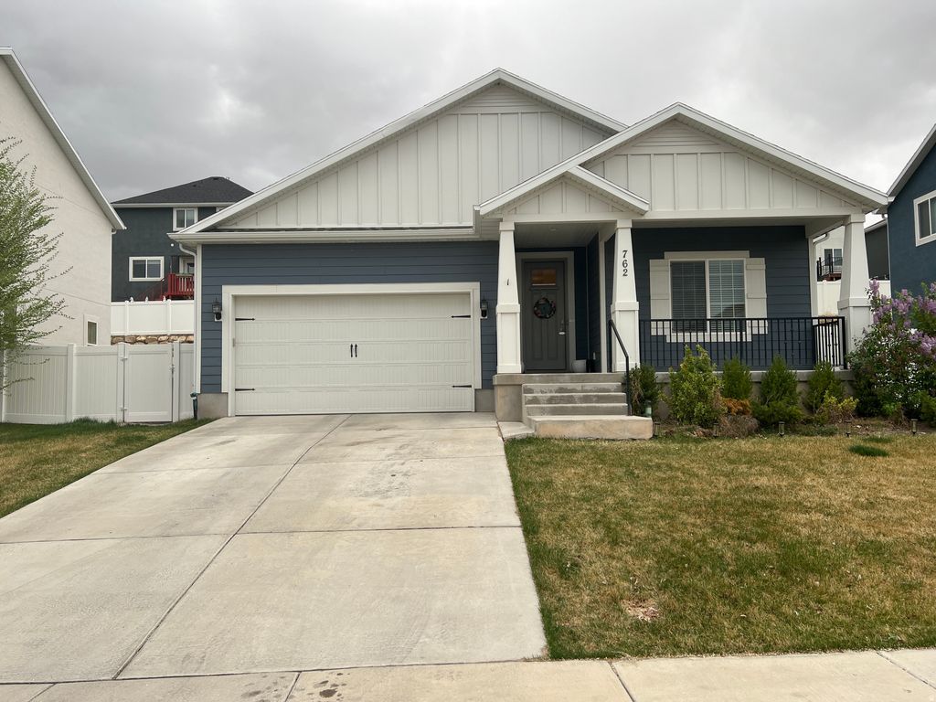 Photo of 762 N WHITE HORSE DR, Spanish Fork, UT 84660 (MLS # 2147505)