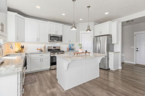 Tiny photo for 2866 S KOLLMAN LN, Saratoga Springs, UT 84045 (MLS # 2155482)