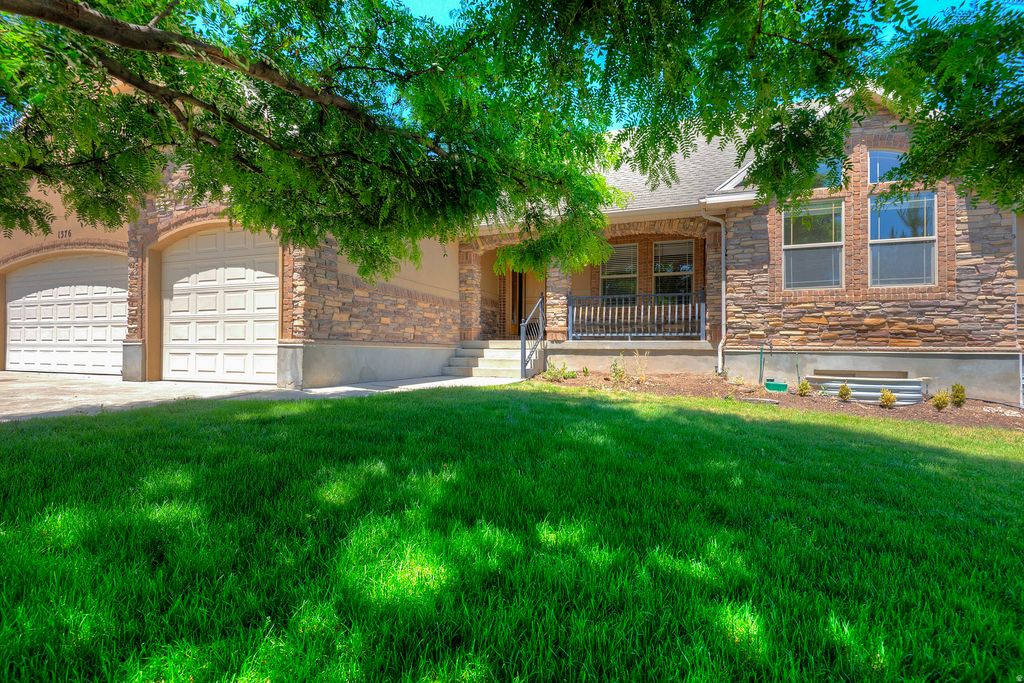 Photo of 1376 W JORDAN HILLS DR, South Jordan, UT 84095 (MLS # 2164954)