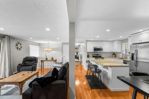 Tiny photo for 4650 S CHAPEL DR, Holladay, UT 84117 (MLS # 2134812)