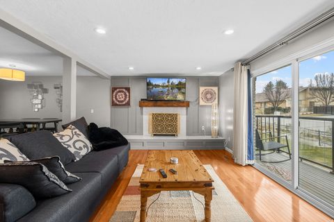 Tiny photo for 4650 S CHAPEL DR, Holladay, UT 84117 (MLS # 2134812)