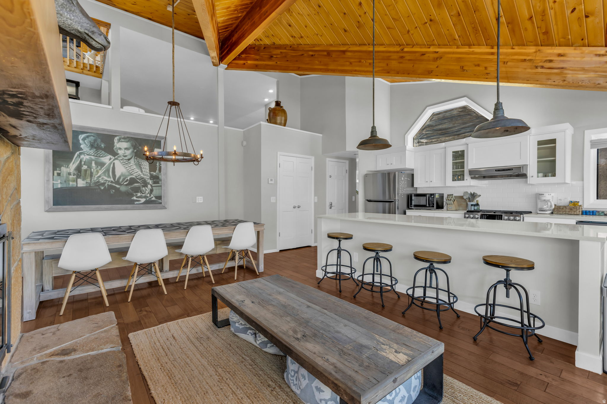 ONTARIO CONDOMINIUM - Residential