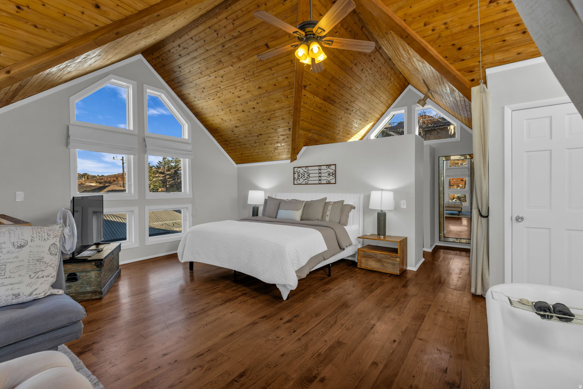 ONTARIO CONDOMINIUM - Residential