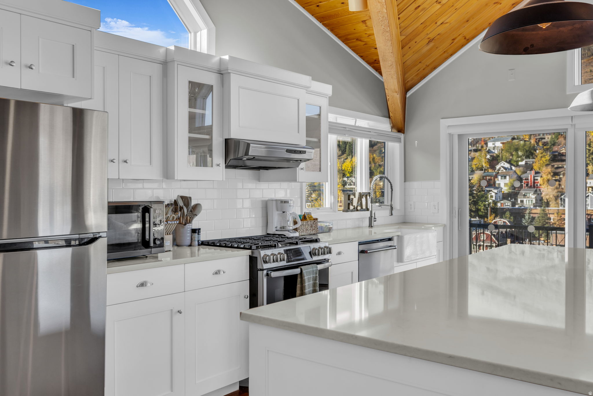 ONTARIO CONDOMINIUM - Residential