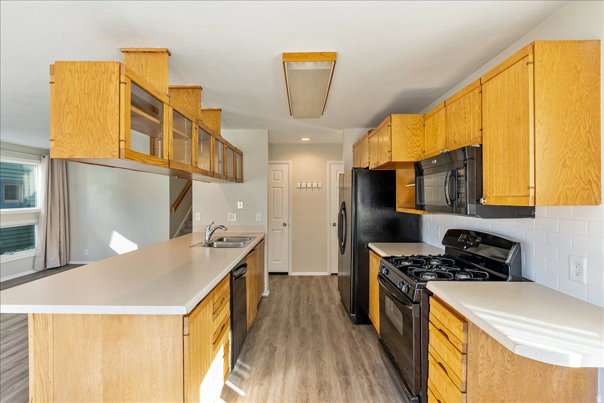 ONTARIO CONDOMINIUM - Residential