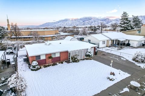 Tiny photo for 185 CREST CIR, Tooele, UT 84074 (MLS # 2126379)