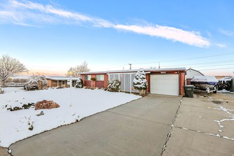 Tiny photo for 185 CREST CIR, Tooele, UT 84074 (MLS # 2126379)