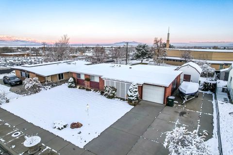Tiny photo for 185 CREST CIR, Tooele, UT 84074 (MLS # 2126379)