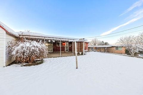 Tiny photo for 185 CREST CIR, Tooele, UT 84074 (MLS # 2126379)