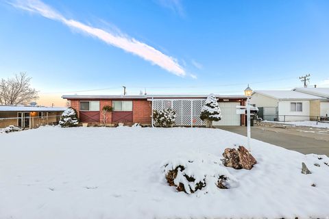 185 CREST CIR Tooele UT 84074