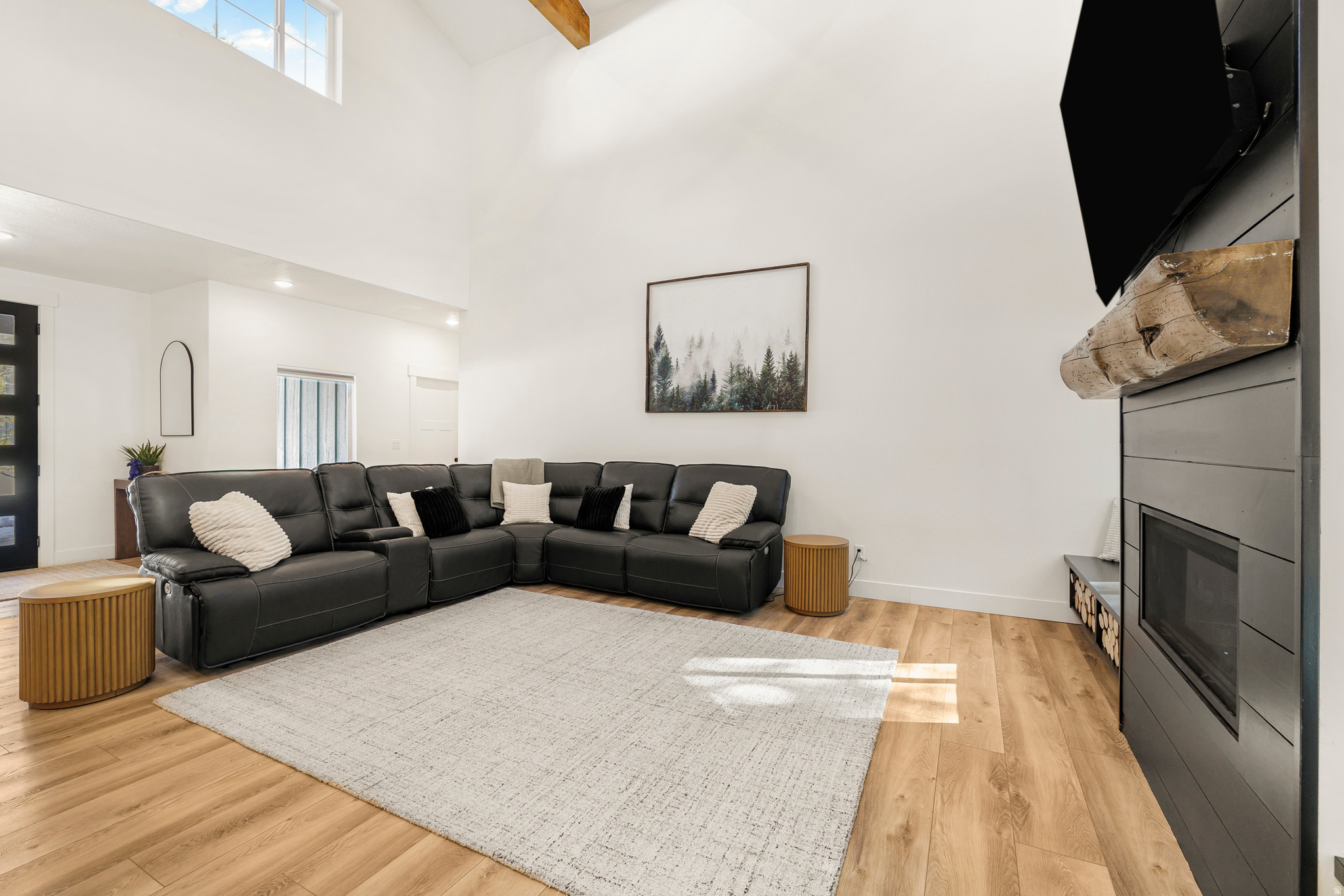 SILVERHAWK - Residential