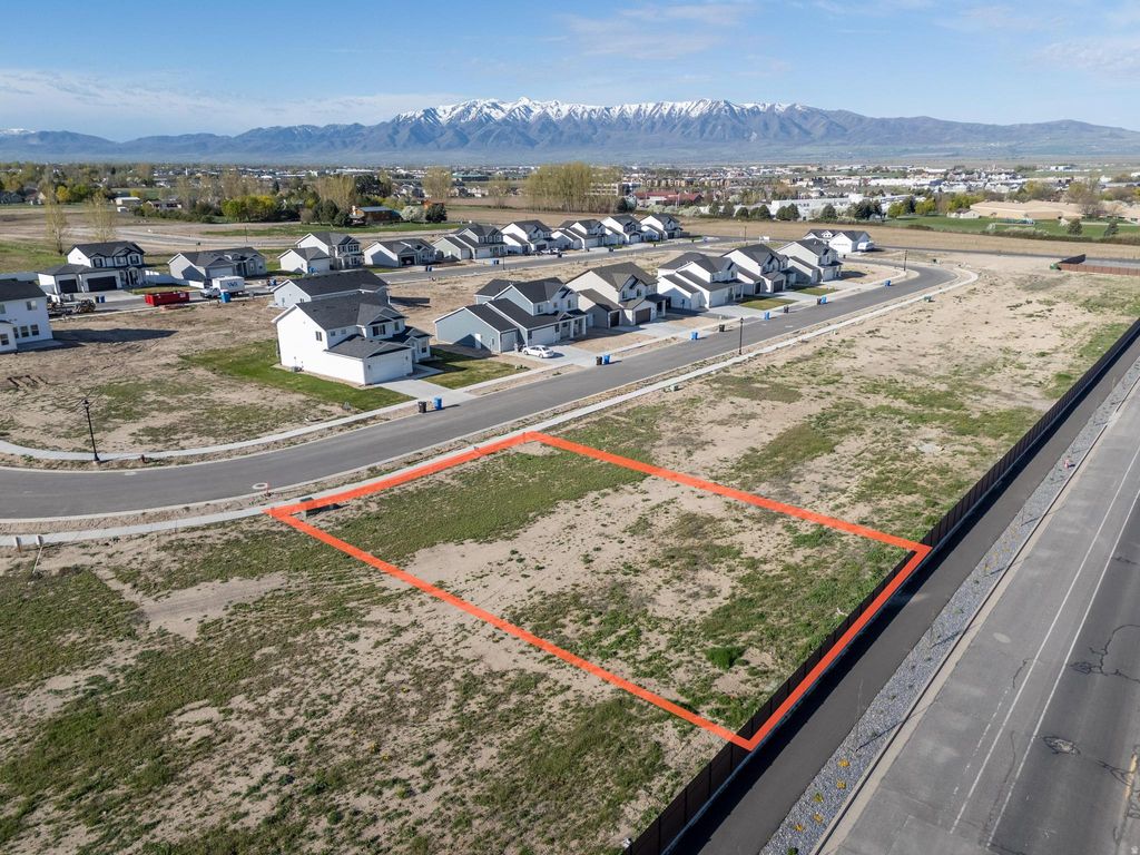 Photo of 729 E 2475 N, North Logan, UT 84341 (MLS # 2148977)