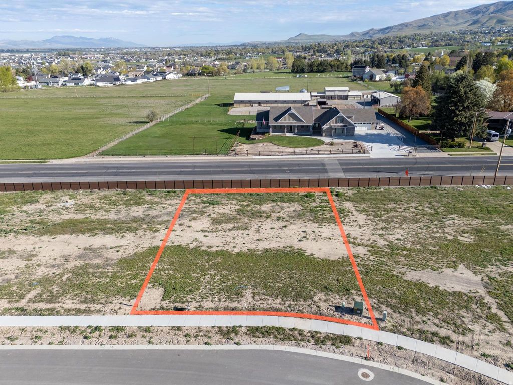 Photo of 729 E 2475 N, North Logan, UT 84341 (MLS # 2148977)
