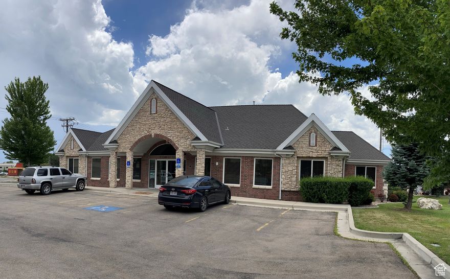 Nestled conveniently off State Street and surrounded by a vibrant array of retail amenities, AF 131 Building offers a prime location for your business needs.  Basement office space available.  Office 6 - No window but excellent lighting.  Office 9 - No windows and low ceiling.  Would be great for storage.