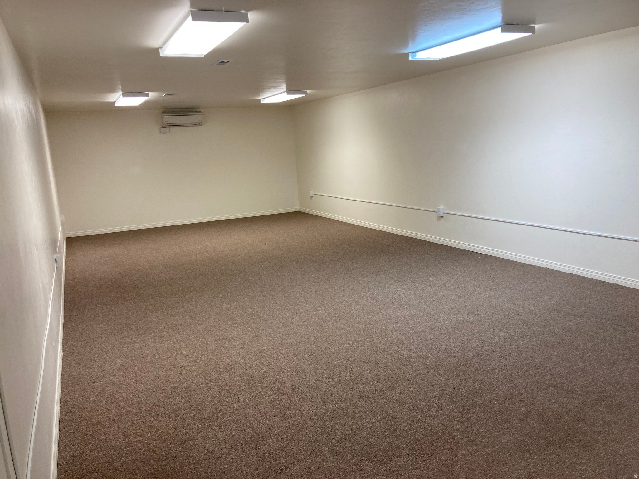 SAVAGE - Commercial Lease