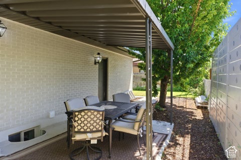 Tiny photo for 960 E SAGEHILL DR, Holladay, UT 84124 (MLS # 2190349)
