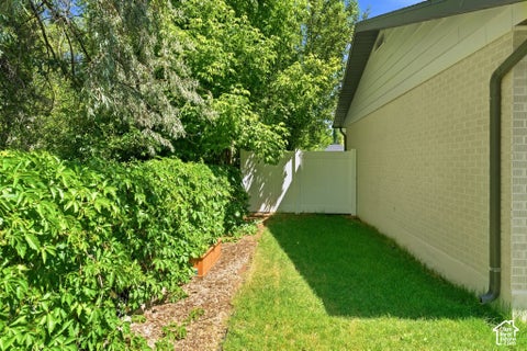 Tiny photo for 960 E SAGEHILL DR, Holladay, UT 84124 (MLS # 2190349)