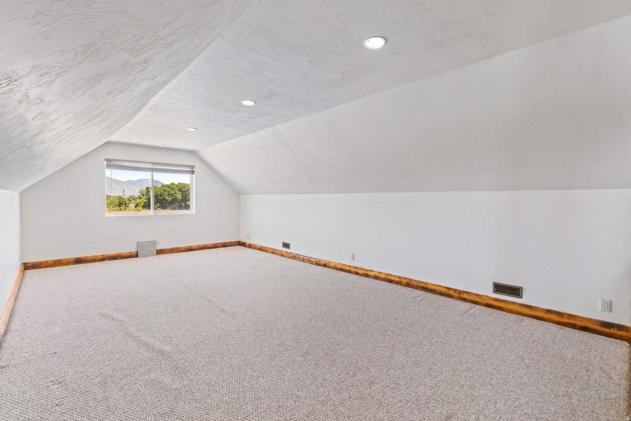 LAKESHORE - Residential