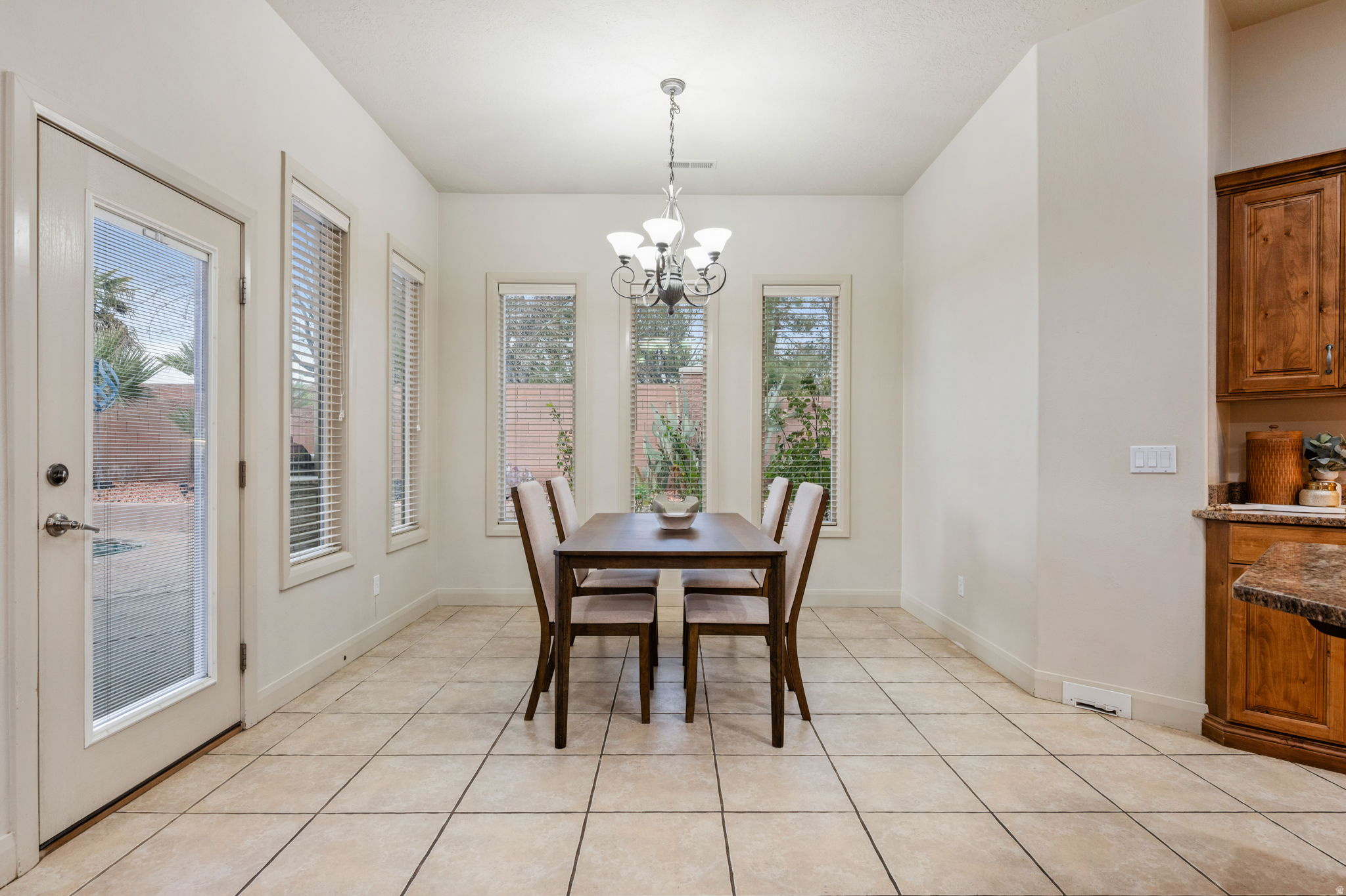 POINTE WEST EST - Residential