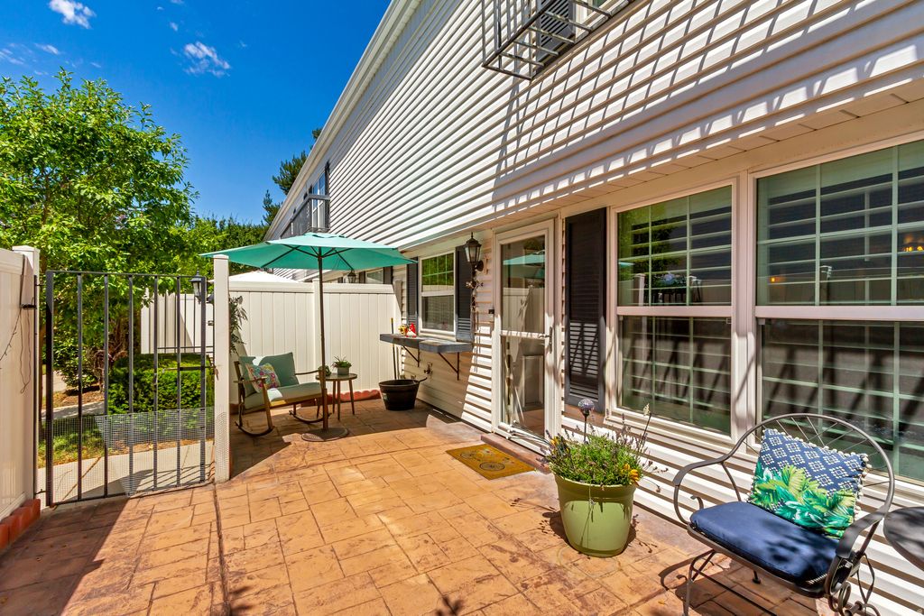 Photo of 620 E 3990 S, Salt Lake City, UT 84107 (MLS # 2170965)