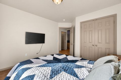 Tiny photo for 1269 E PINE VALLEY ST, Washington, UT 84780 (MLS # 2130853)