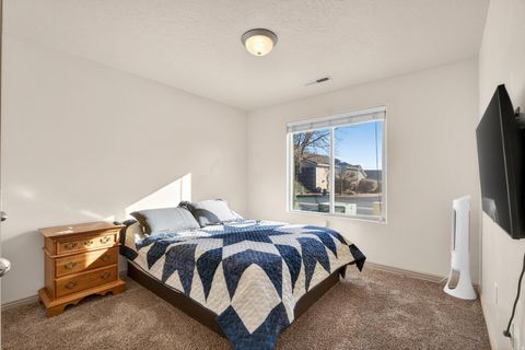 Tiny photo for 1269 E PINE VALLEY ST, Washington, UT 84780 (MLS # 2130853)