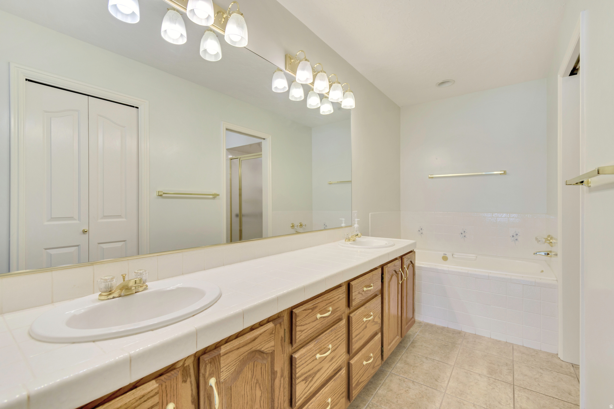 CORNERSTONE CONDO - Residential