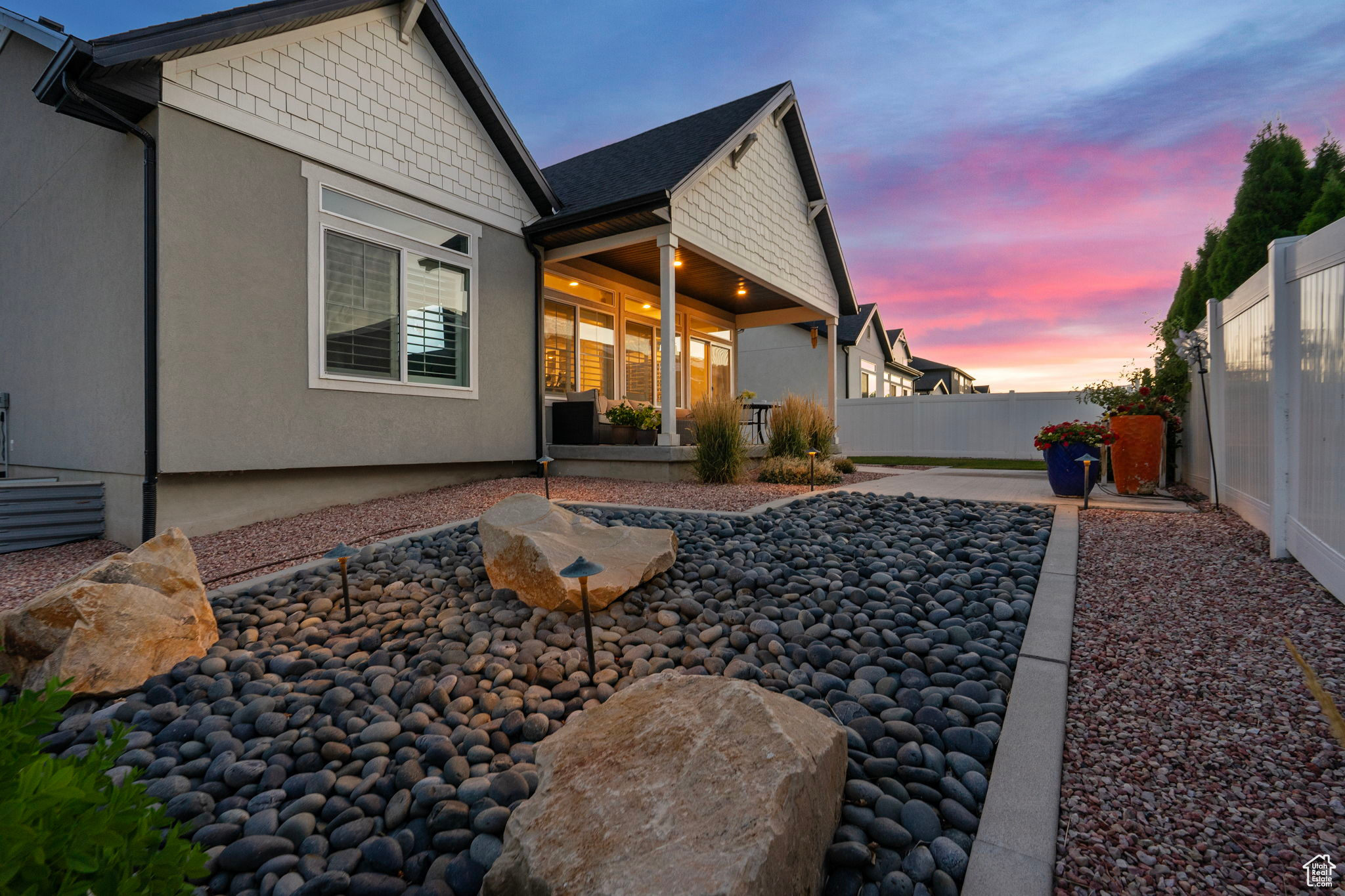 Saratoga Springs, Utah 84045, United States, 3 Bedrooms Bedrooms, ,3 BathroomsBathrooms,Residential,Active,182073