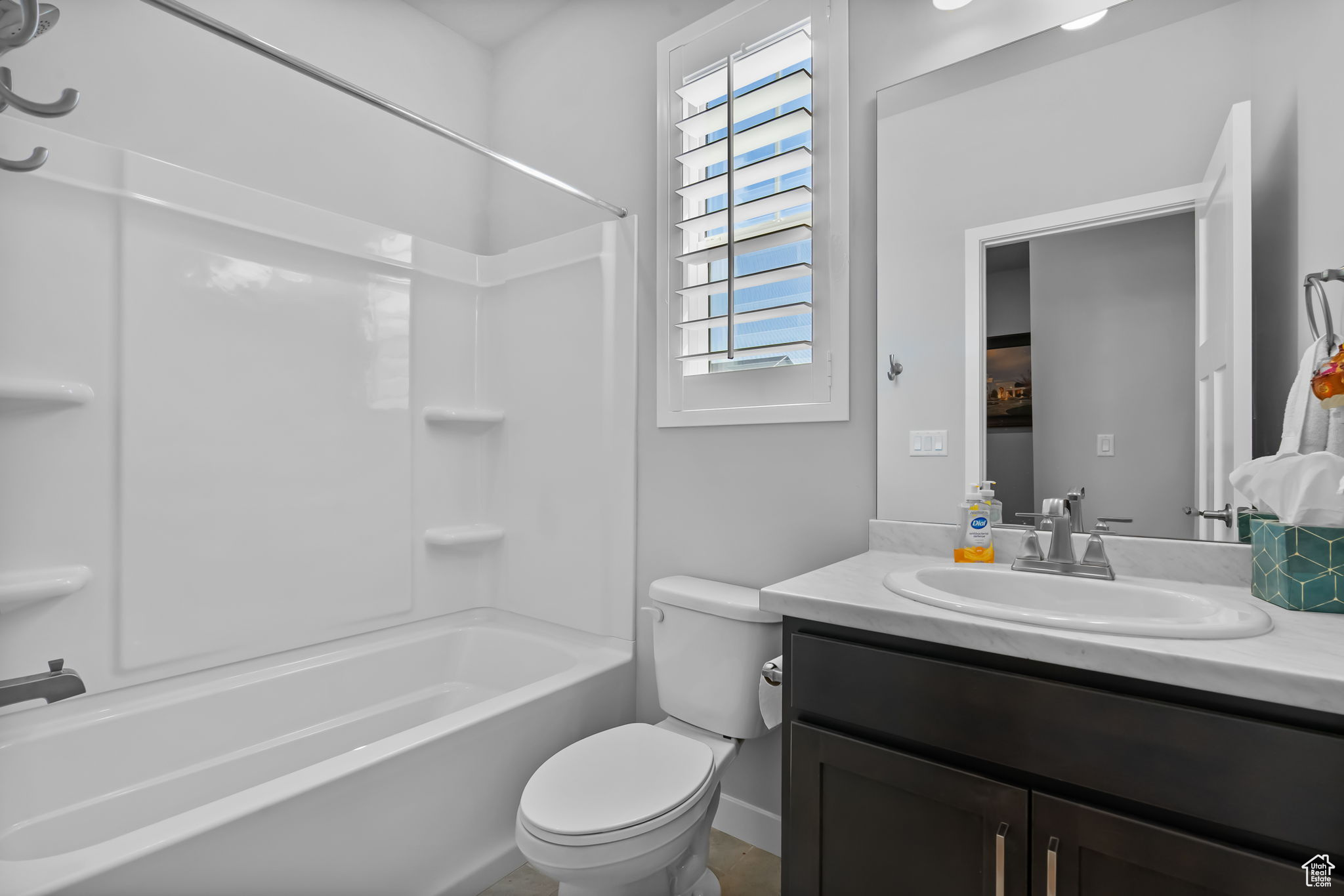 Saratoga Springs, Utah 84045, United States, 3 Bedrooms Bedrooms, ,3 BathroomsBathrooms,Residential,Active,182073