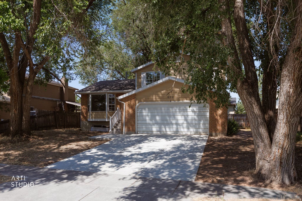 Photo of 965 N DOROTHEA WAY W, Salt Lake City, UT 84116 (MLS # 2167490)