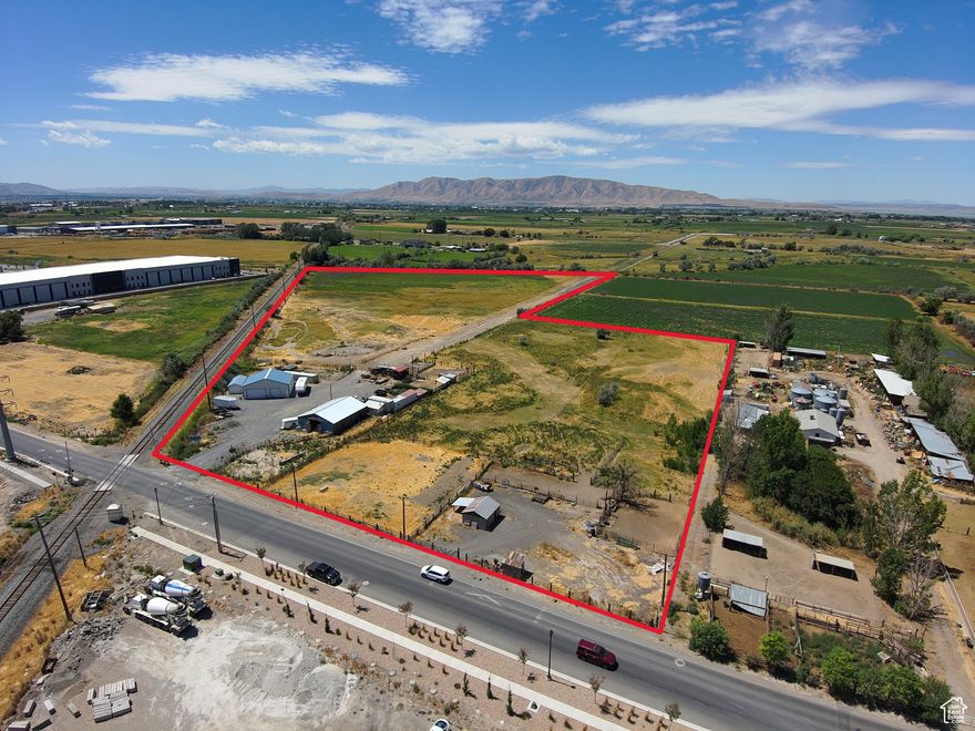 Prime light industrial property in Spanish Fork. Great location with development all around. Close to I-15 Interchange. Must be sold with tax I.D. # 24-046-0073.