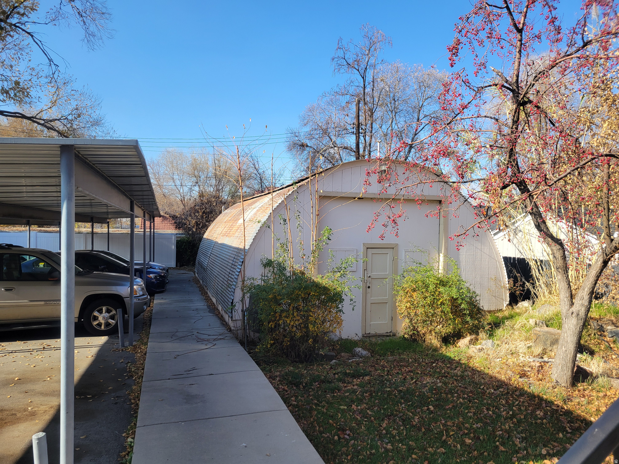 MOUNTAIN VIEW CONDOMINIUMS - Residential